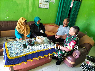 Babinsa Komsos Dengan Tokoh Masyarakat di Wilayah Binaanya