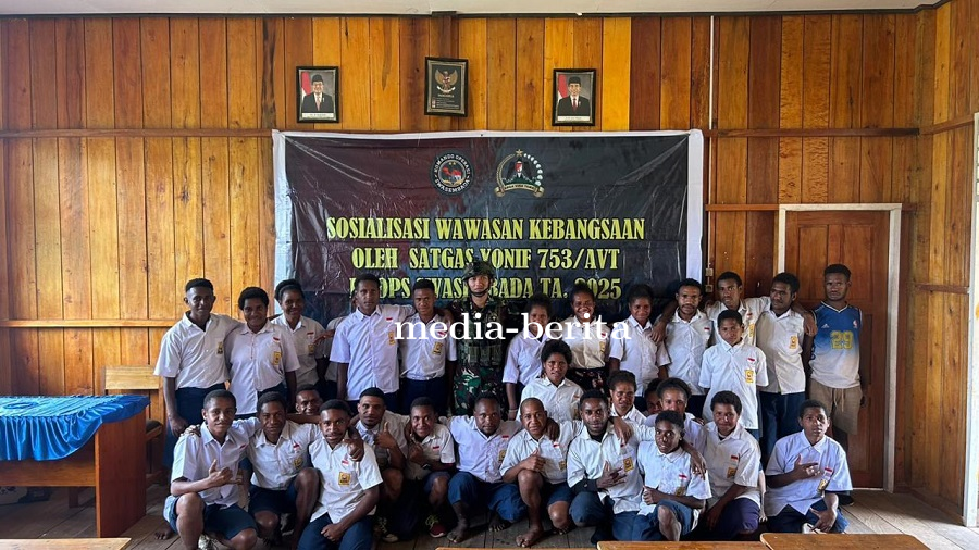 Satgas Pamtas RI-PNG Statis Yonif 753/AVT Gelar Sosialisasi Wawasan Kebangsaan di SMP Tinibil