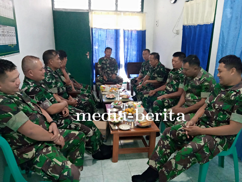 Danramil Berikan Jam Komandan Kepada Seluruh Anggota