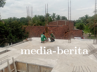 Babinsa Hadir membantu Masyarakat Membangun Sarana Ibadah