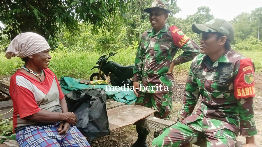 Melalui Komsos, Pos Ramil Airu Tunjukkan Kepedulian Sosial ke Warga