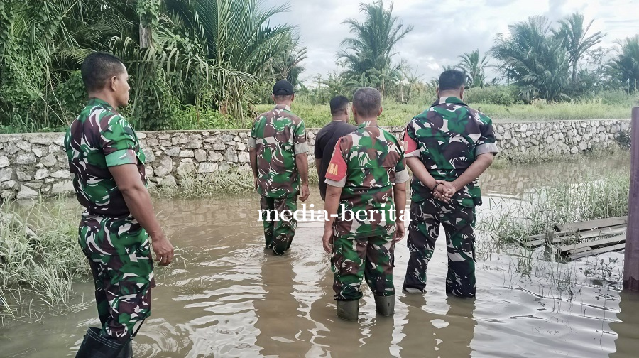 Hujan Deras Rendam Permukiman, Danramil Sentani Turun Pantau Lokasi