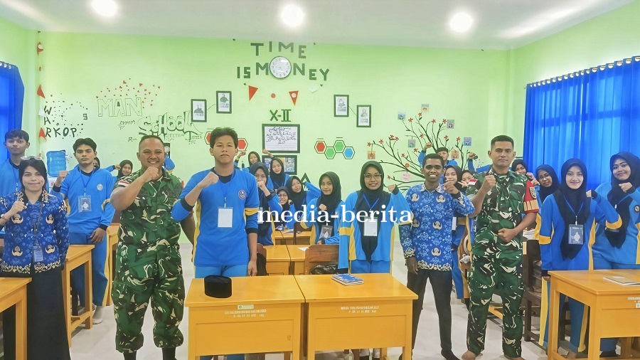 LDKS OSIS MAN Keerom, Babinsa Beri Pembekalan Karakter dan Cinta Tanah Air