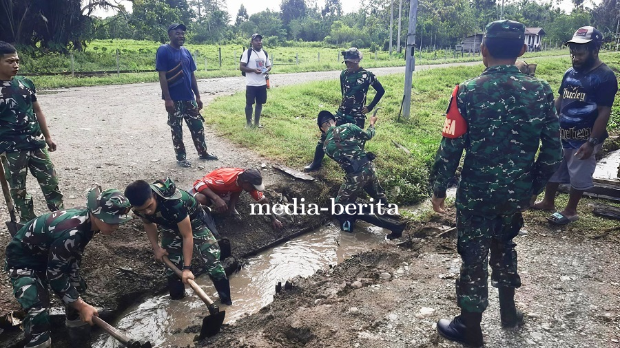 TNI Bergerak Cepat Perbaiki, Jembatan Trans Kaureh Kembali Layak Dilalui