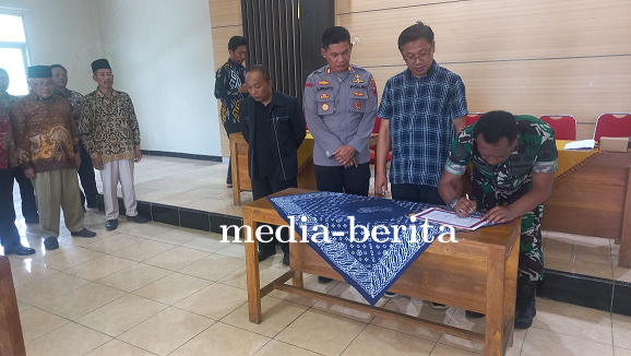 Danramil 04 Karangkobar Hadiri Deklarasi Damai Pilkades Serentak 2024