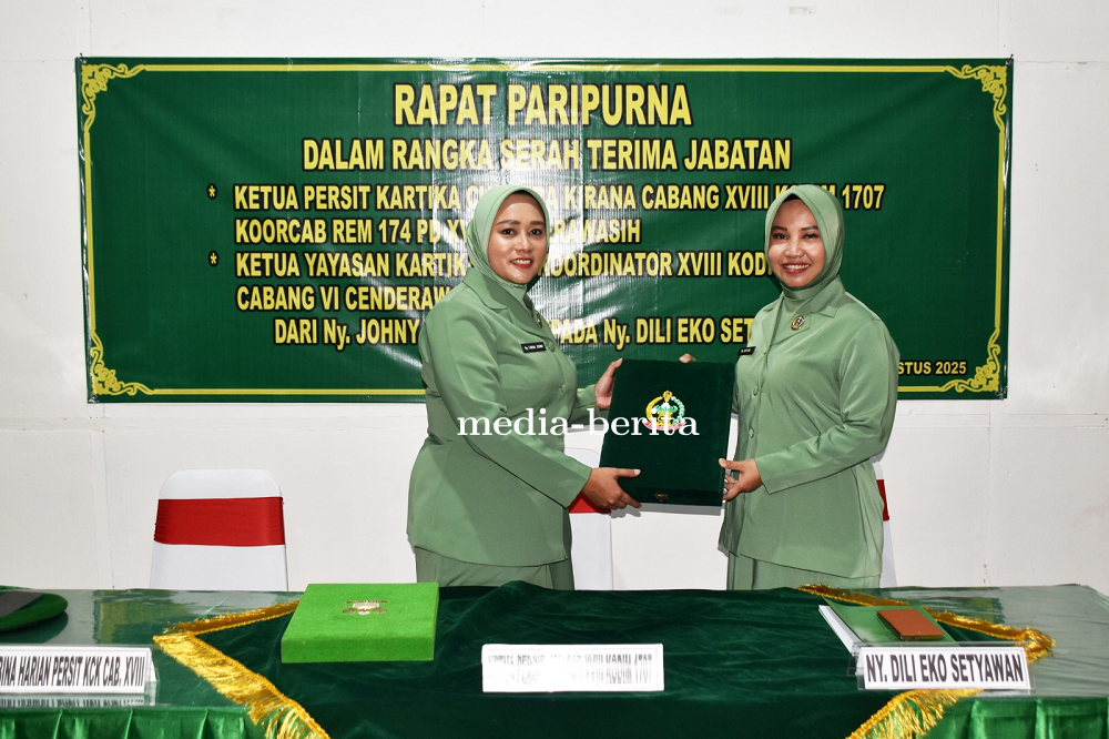 Ketua Persit KCK Cabang XVIII Kodim 1707/Merauke Diserahterimakan