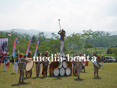 Drumb Corp Tarun Bakti Meriahkan Rangkaian Kegiatan TMMD Reguler ke-120 di Banjarnegara