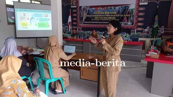 Sosialisasi Peran KB dalam Penurunan Kematian Ibu dan Bayi di TMMD Reguler ke-120