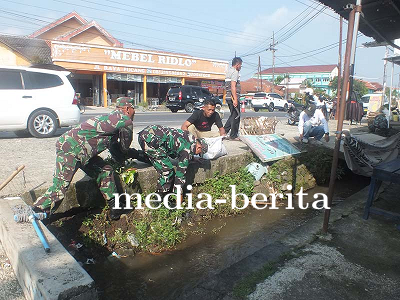 Kerja Bakti di Pasar Pucang  Bersihkan Lingkungan Bersama TMMD Reguler ke-120