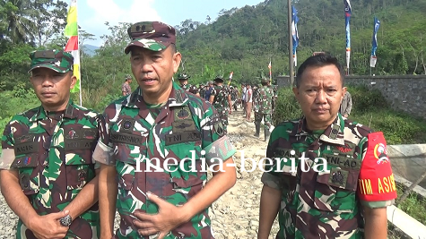 Kunjungan Wasev TMMD Reguler ke-120 di Sijenggung  TNI dan Warga Bersinergi