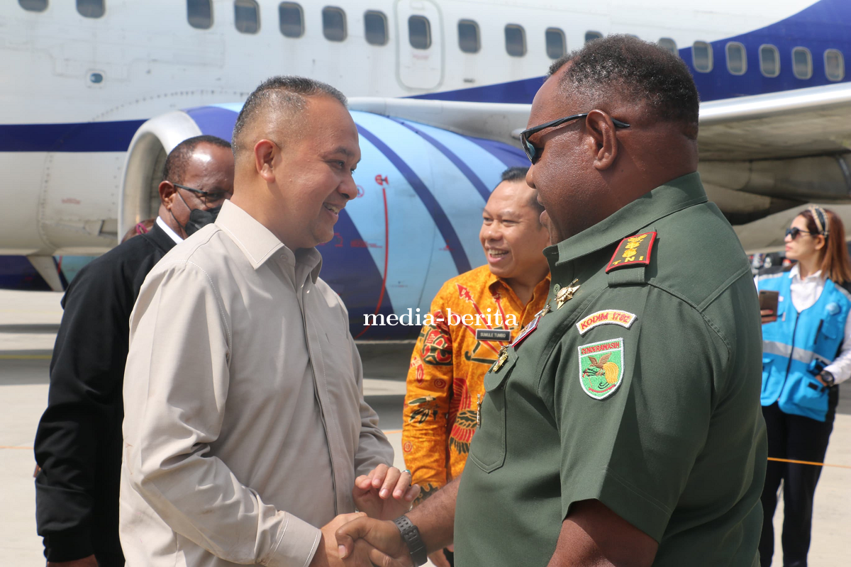 Dandim 1702 Jayawijaya Beri Sambutan Hangat Kepada Pj Gubernur Papua Pegunungan