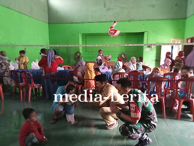 Babinsa Pendampingan Posyandu Serta Pemberian Makanan Tambahan Bagi Anak Stunting