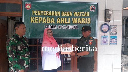 Sebanyak  4 Orang Ahli Waris Dari Keluarga TNI Mendapat Santunan Watzah