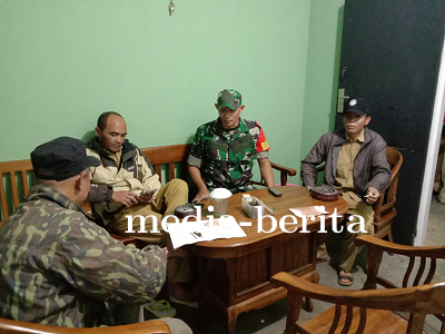 Babinsa Koramil Pejawaran Melaksanakan Komsos