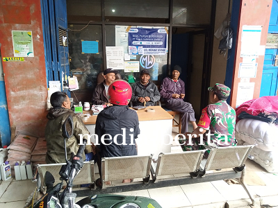 Mendukung Program Ketahanan Pangan Babinsa Melaksanakan Komsos Di Kios Pertanian