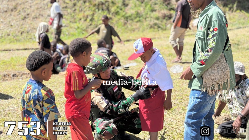 Menyentuh Hati di Pelosok Negeri, Berbagi Seragam di Kampung Okyop