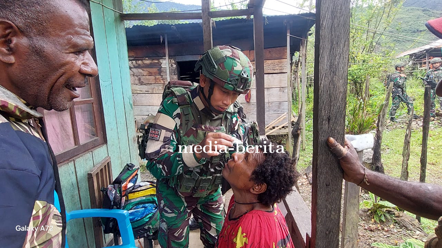 Jadi Solusi Masalah Kesehatan Warga Tinibil, Satgas Pamtas RI-PNG Statis Yonif 753/AVT Pelayanan Kes