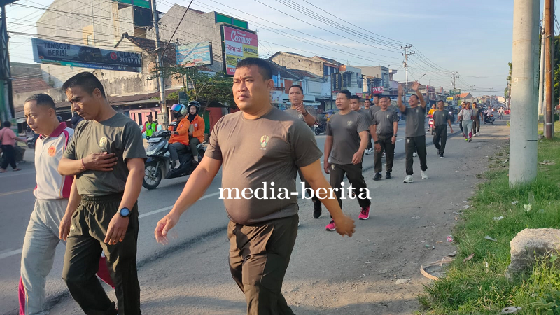 Jum’at Sehat, Anggota Kodim Tegal Laksanakan Jalan Sehat