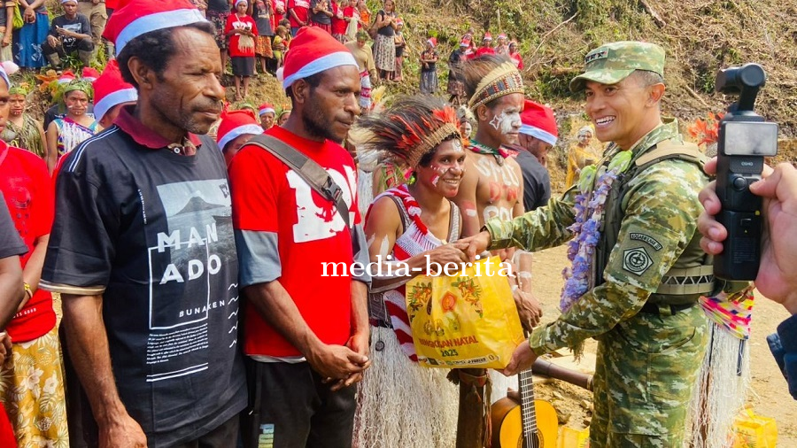 Kebahagiaan di Hari Natal Masyarakat Tomka Sambut Peletakan Batu Pertama Pembangunan Gereja Tomka ol