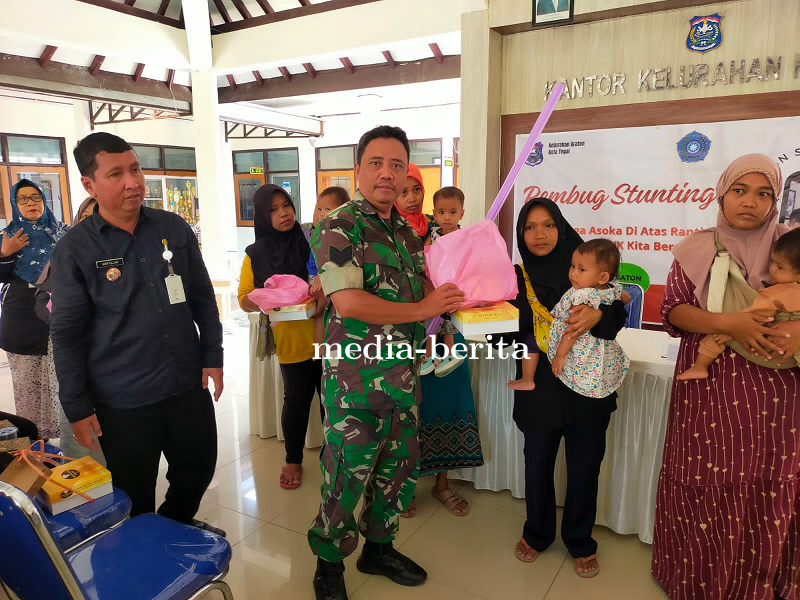 Tekan Stunting, Babinsa Tegal Barat Hadiri Rembug Stunting