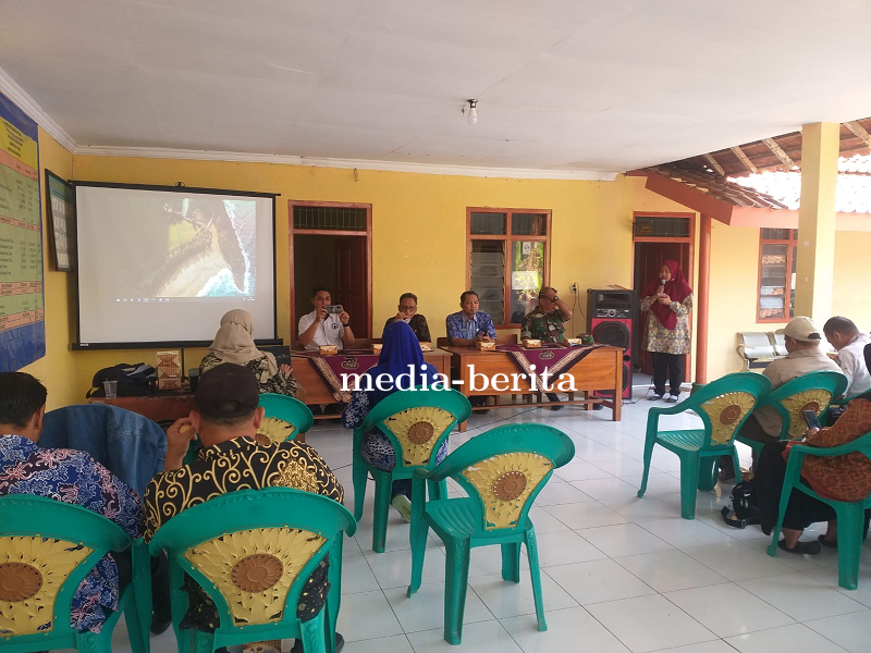 Babinsa Kodim Tegal Hadiri Musyawarah Masyarakat Desa Di Desa Wanasari