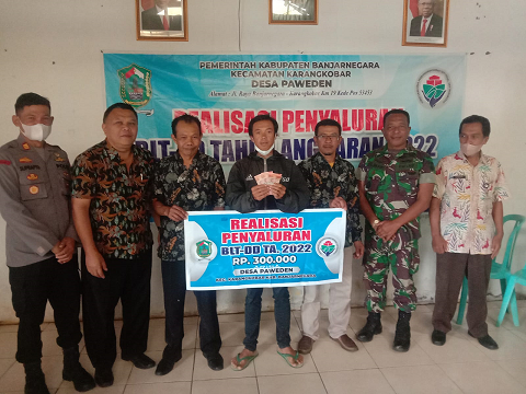 Danramil Bersama Kapolsek  Pantau Langsung Penyaluran BLT DD Desa 