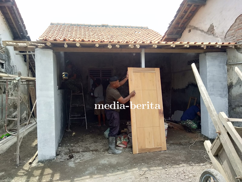 Melalui Program Babinsa Masuk Dapur, Pekerjaan Rumah Ibu Sutani RTLH Masuk 80 %