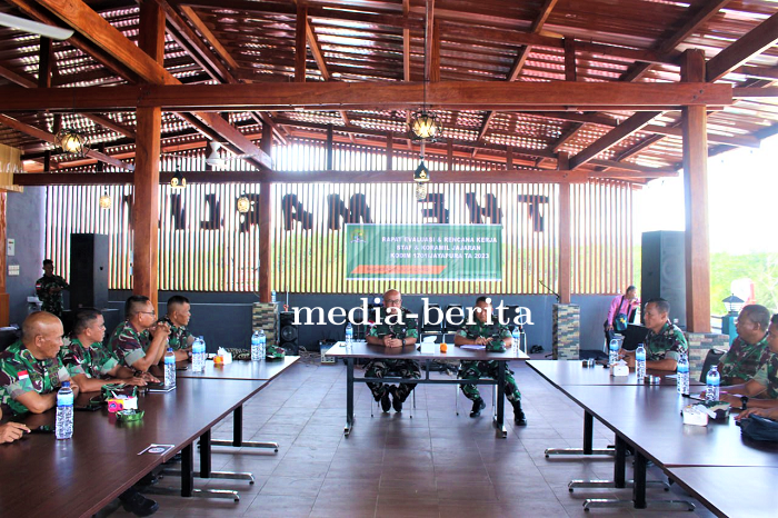 Pimpin Rapat Evaluasi Dan Rencana Kerja Ini Pesan Dandim 1701 Jayapura