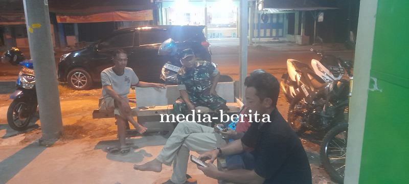 Babinsa Koramil 11 Pangkah Kodim 0712 Tegal Sambangi Warga 