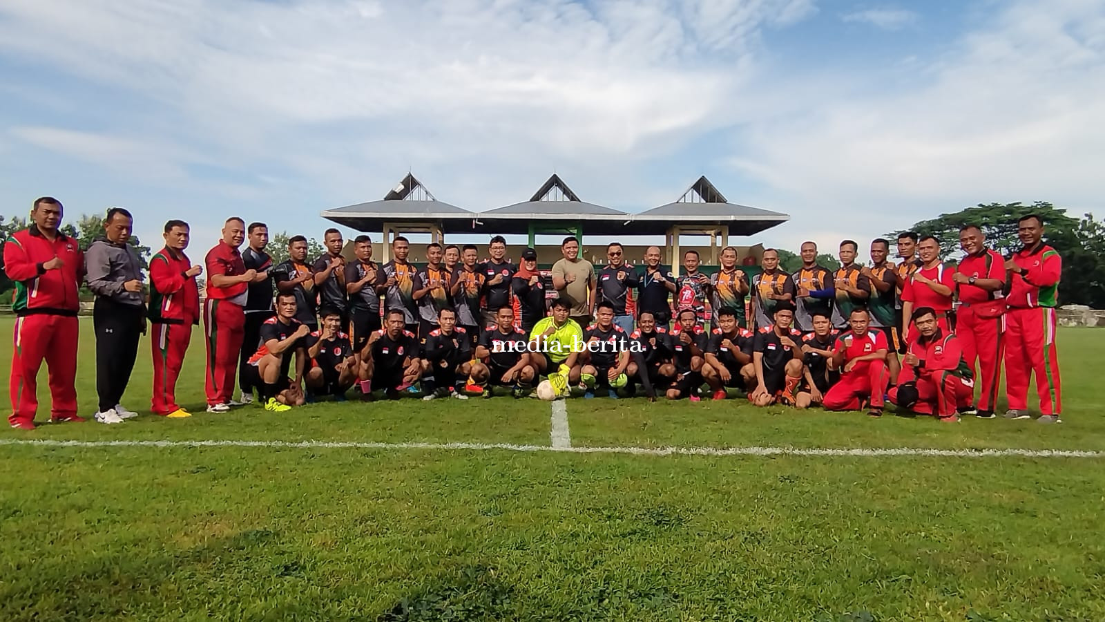 Kodim 0712 Tegal Latih Tanding Sepak Bola Dengan BPBD Kabupaten Tegal