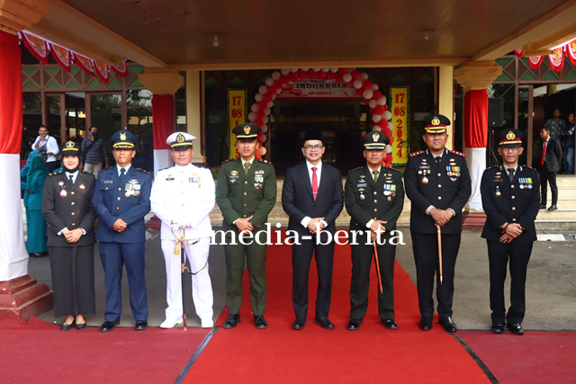 Dandim Tegal Hadiri Upacara Penurunan Bendera Merah Putih HUT RI Ke-79 Tahun 2024