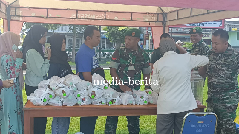 Bantu Rakyat Dapat Sembako Jelang Idul Fitri 2024, TNI di Tegal Gelar Bazar Murah