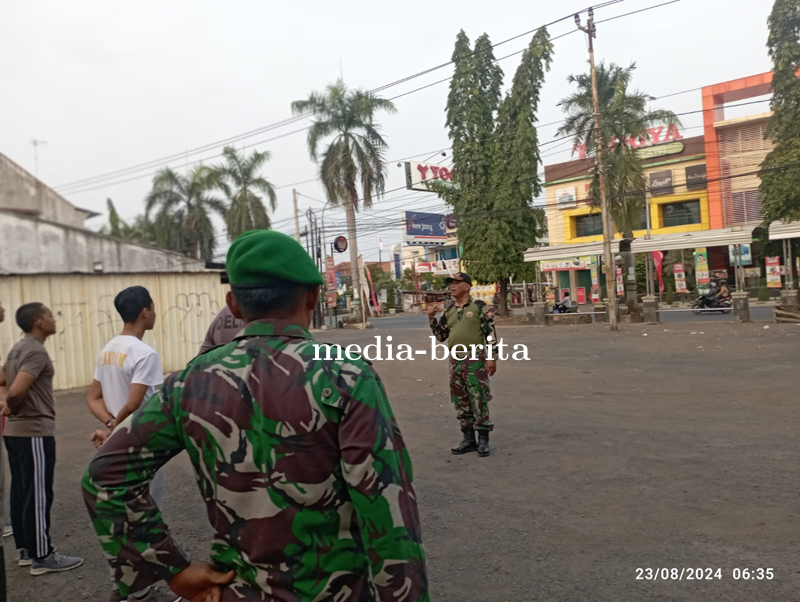 Tingkatkan Kerjasama, Babinsa Slawi Latih PBB Security