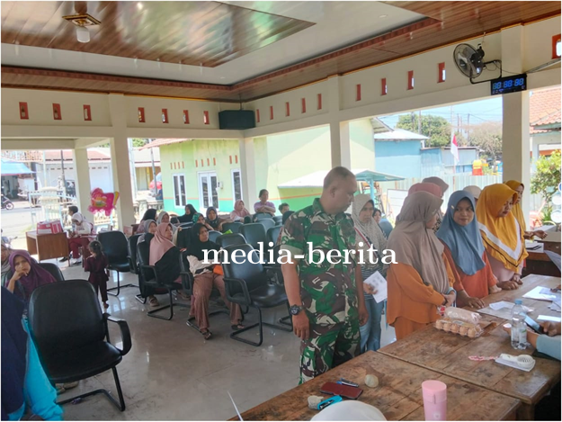 Babinsa Lebaksiu Damping Pendampingan Penyaluran Bantuan Pangan Pencegahan Stunting