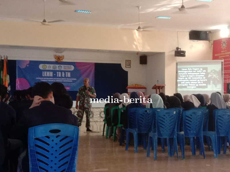 Danramil Slawi Bersama Anggota Berikan Wawasan Kebangsaan Kepada Mahasiswa Politeknik Purbaya