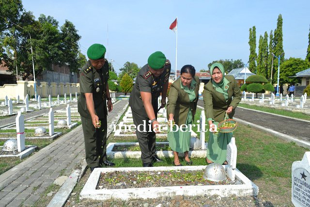 Dandim Tegal Pimpin Ziarah Rombongan Peringati Hari Juang Kartika TNI-AD Tahun 2022