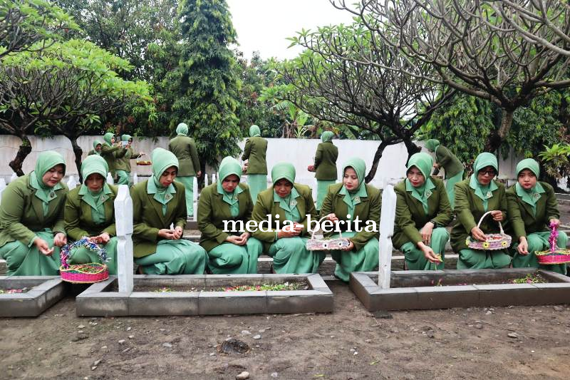 Tilik dan Doakan Pahlawan di Ulang Tahun Persit Ke-77