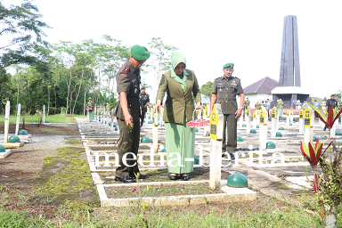 Dandim 0704 Banjarnegara Pimpin Ziarah Rombongan