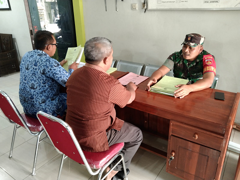 Komsos Babinsa Dengan Perangkat Desa
