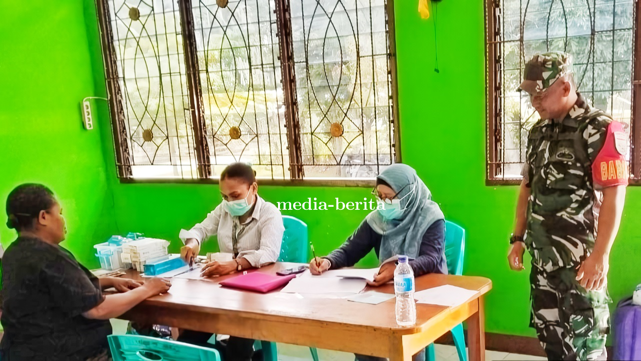 Lansia Bebas Penyakit Babinsa Sentani Bersama Petugas Puskesmas Gelar Posyandu