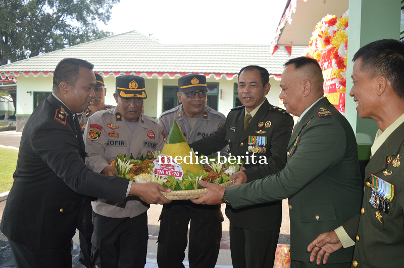 HUT TNI Ke – 78, Kodim 0712 Tegal Mendapat Surprise Dari Polres Tegal