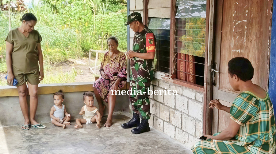 Babinsa Kemtuk Gresi Edukasi Pentingnya Kebersihan Lingkungan Cegah Penyakit