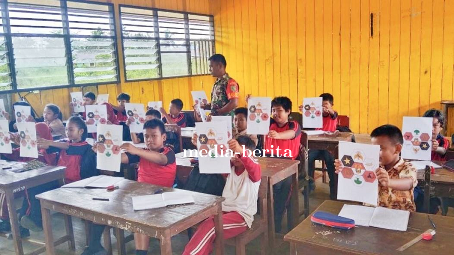 Babinsa Senggi Hadir di Sekolah, Perkuat Wawasan Kebangsaan dan Semangat Cinta Tanah Air