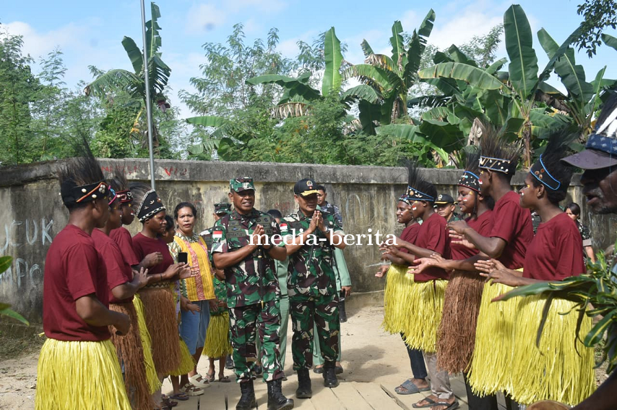 Sentuh Hati Anak-Anak Papua Selatan, Pangdam XXIV/MT Resmikan Rehab Panti Asuhan Abba