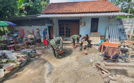 TNI Gotong Royong Renovasi RTLH di Mertasari Wujud Kepedulian Koramil 08 Purwanegara