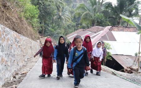 Langkah Kecil Menuju Sekolah Harapan Besar dari Jalan TMMD untuk Generasi Desa