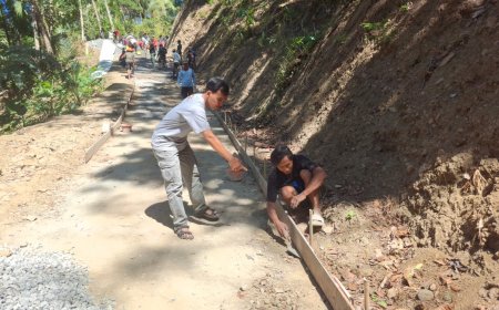 Sekdes Katim Kawal Pengecoran Jalan, Pastikan Pekerjaan TMMD Berjalan Maksimal