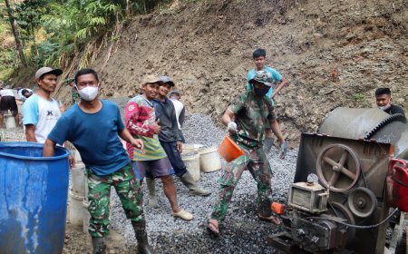 Satgas TMMD Reguler ke-129 dan Warga Kompak Langsir Air