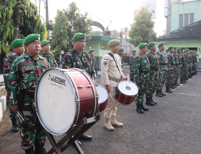 Kasdim 0704 Banjarnegara Pimpin Upacara Bendera Tekankan Disiplin dan Profesionalisme Prajurit