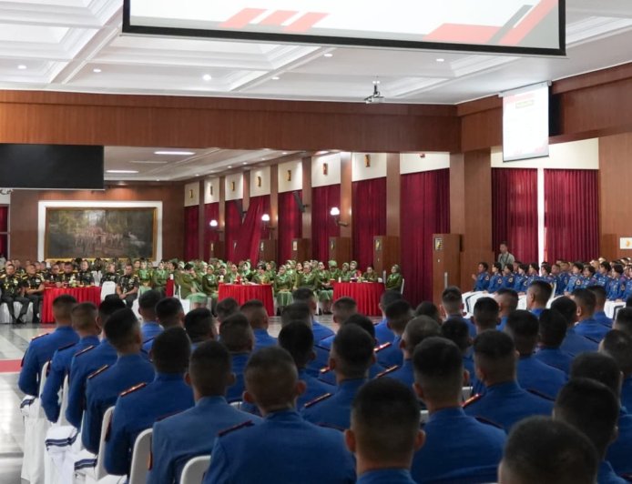 Pangdam IV Diponegoro Dampingi Kasad Bekali Taruna Akmil Siapkan Pemimpin TNI AD Menuju Indonesia Emas 2045